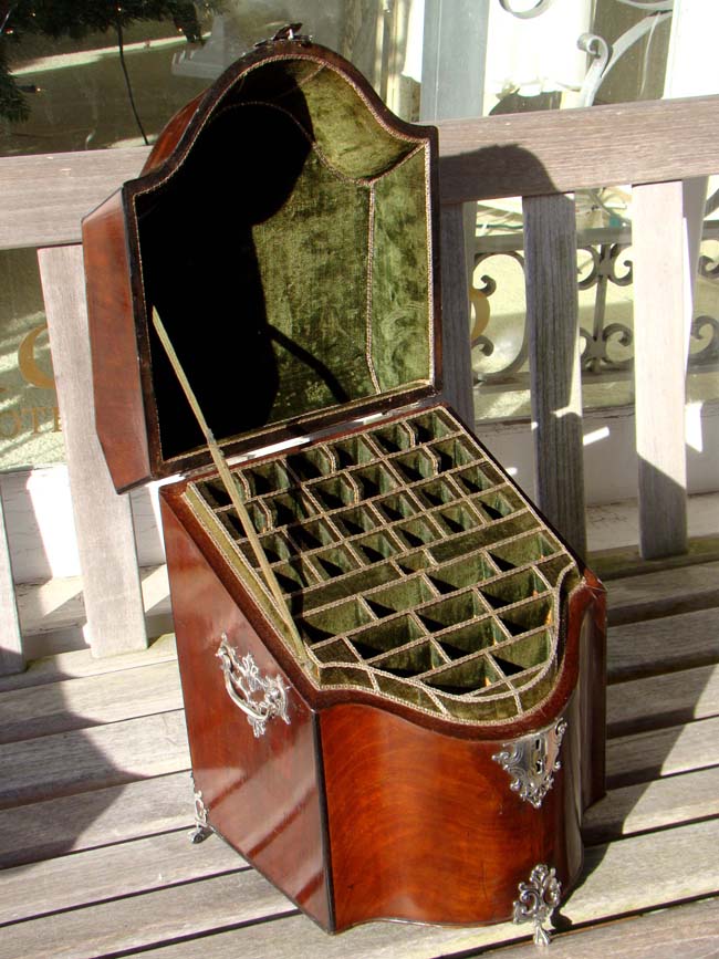 A George III period Silver Mounted Mahogany Cutlery Box by Edward Dobson, London, 1778 — image 2